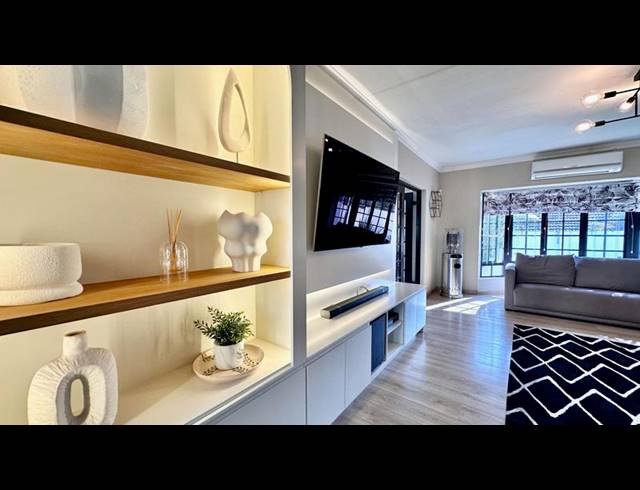 5 BEDROOM PROPERTY TO RENT IN LONEHILL